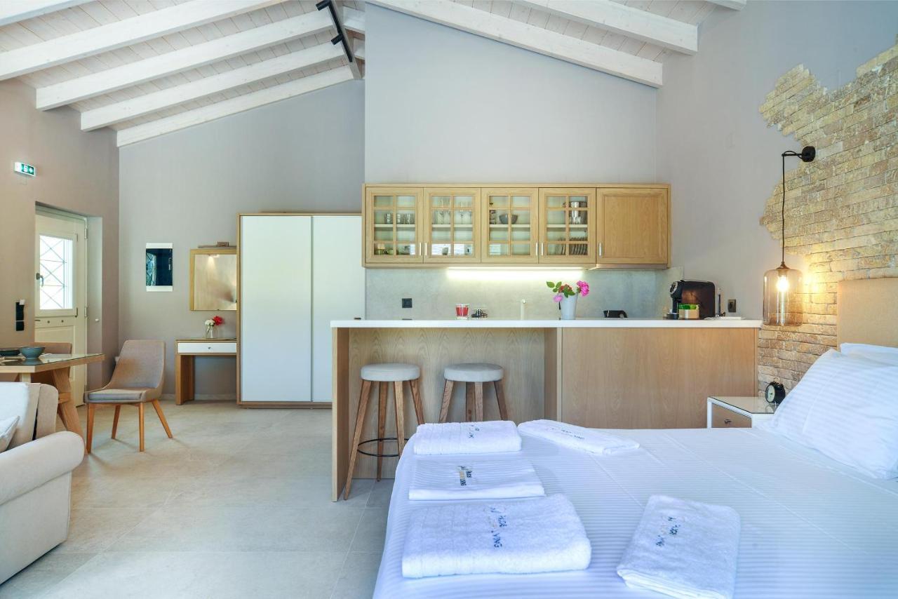 Paxos Luxury Living Junior