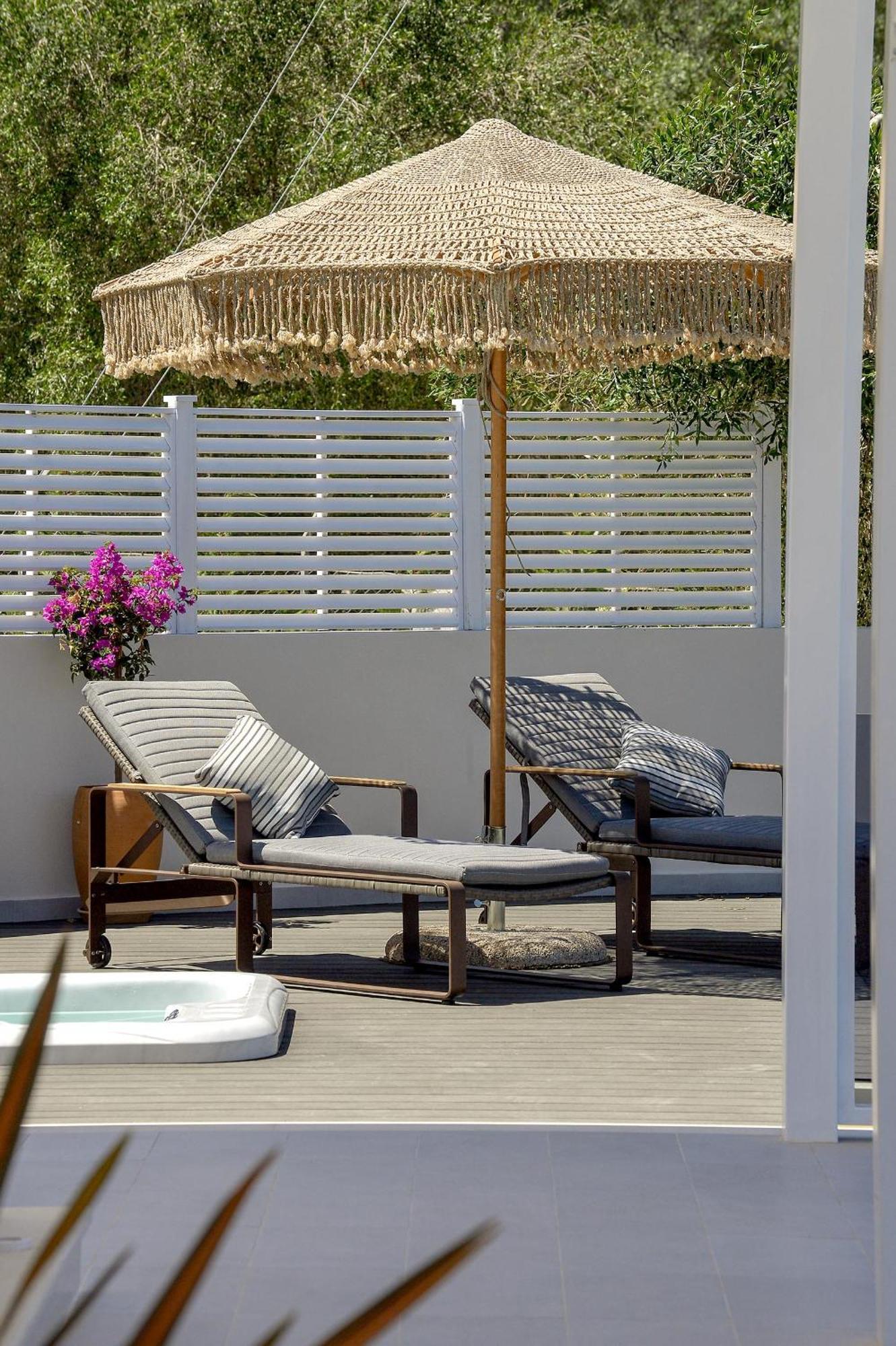 Paxos Luxury Living Junior Apartment